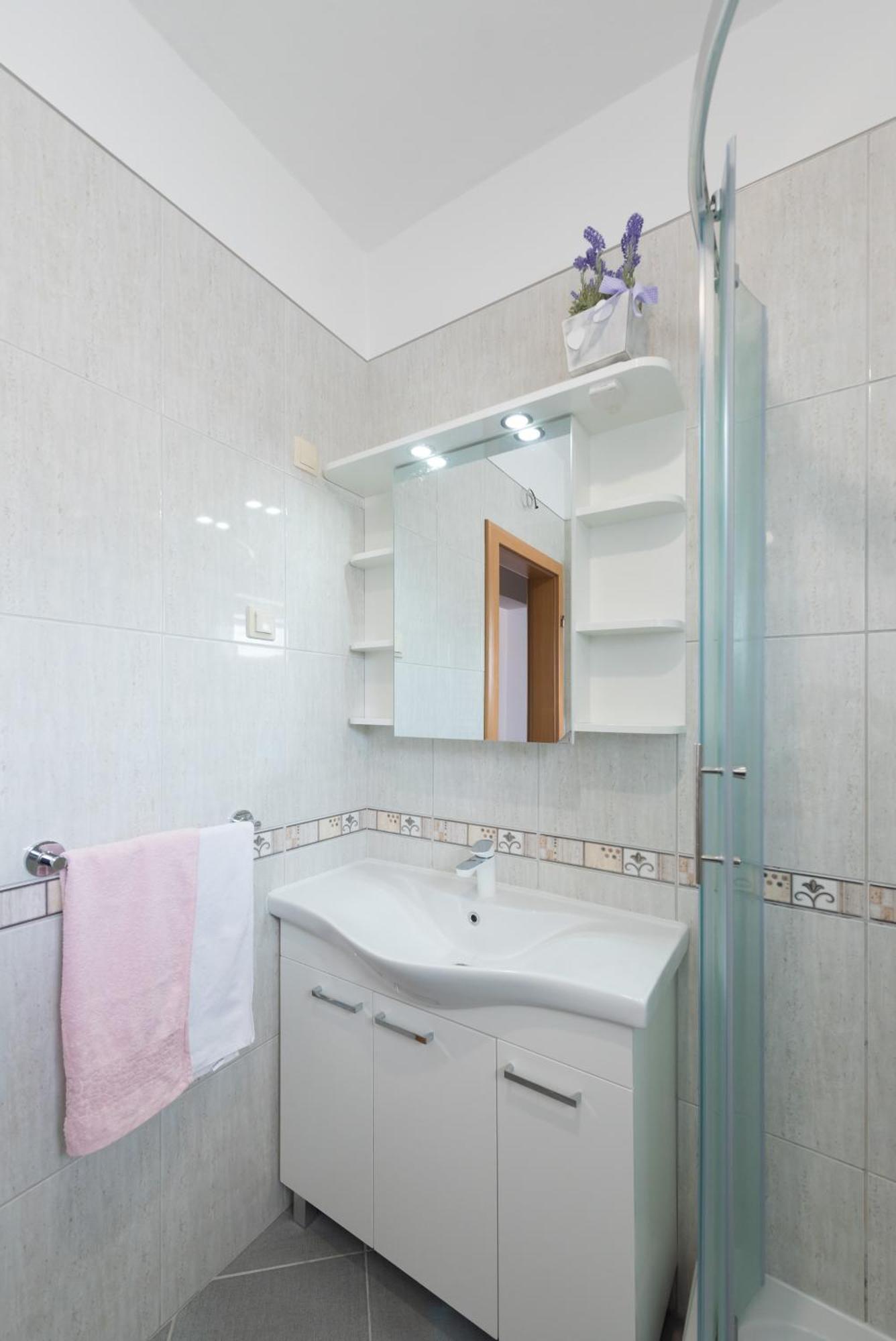 Luxury Apartment With Garden Jacuzzi And Wellness Trogir Exterior foto
